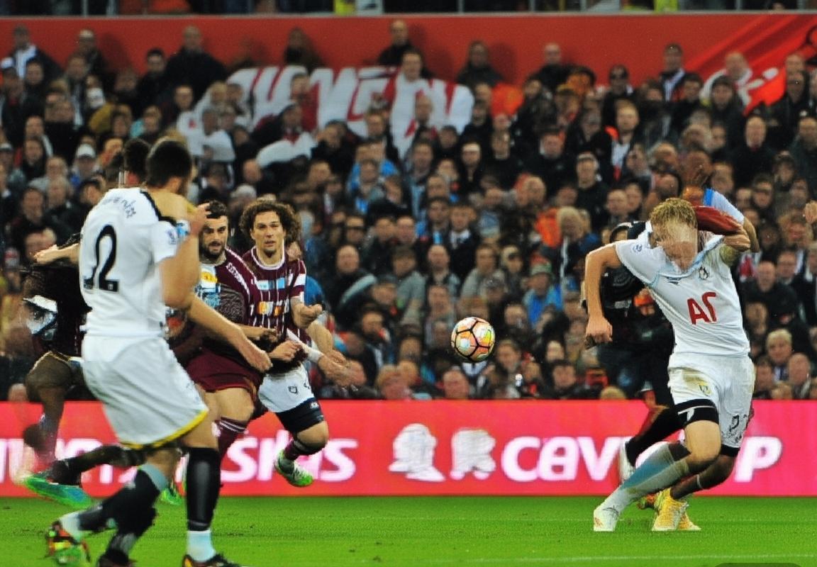 2019英超经典对决：热刺伯恩利火花四溅，点球定乾坤！(图2)